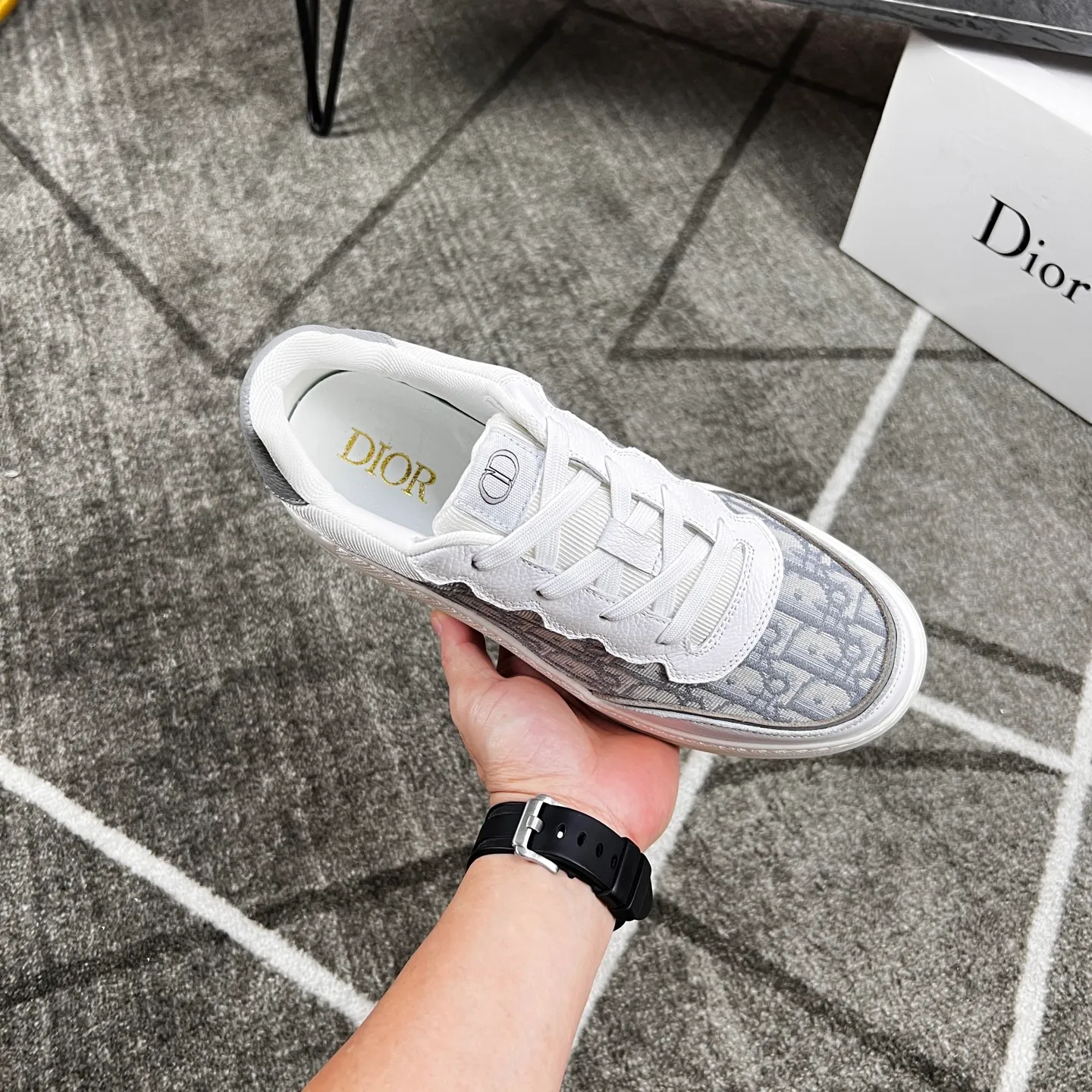 Factory price: 420💰Dior's new casual men's shoes👉 👉 Fashionable and versatile, 💞 simple and elegant style, 🔊 The fabric is made of imported cowhide with original fabric, ☑️Sheepskin feet inside, original wear-resistant rubber outsole, exclusive new style, actual shot, four colors available, code number: 38-44, (45 can be customized)
